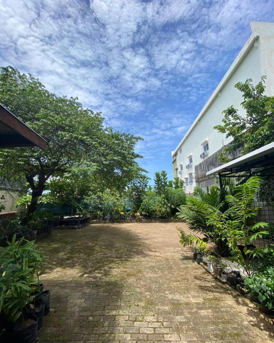 Innbox Hostel Sorong Exterior photo
