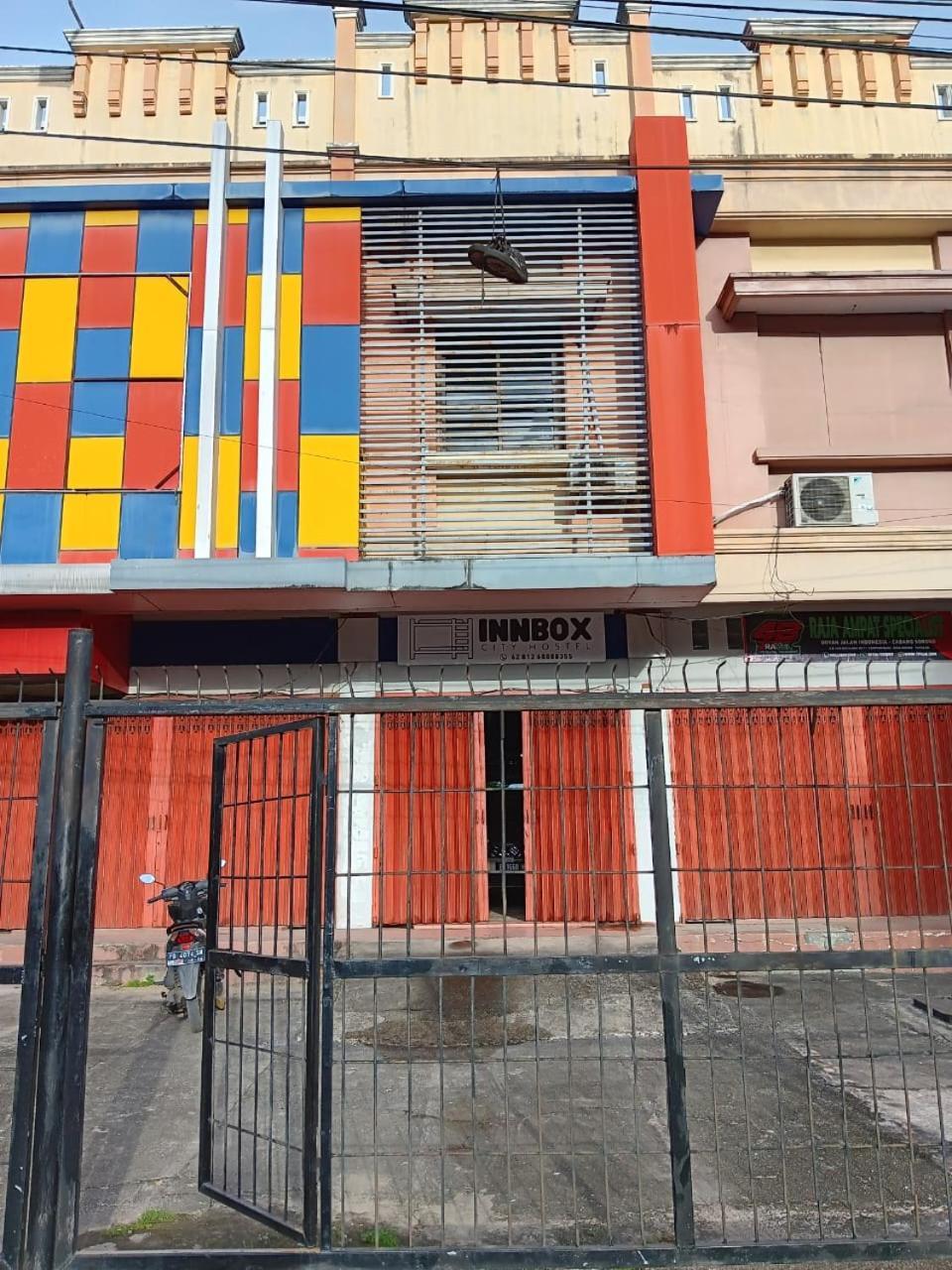 Innbox Hostel Sorong Exterior photo