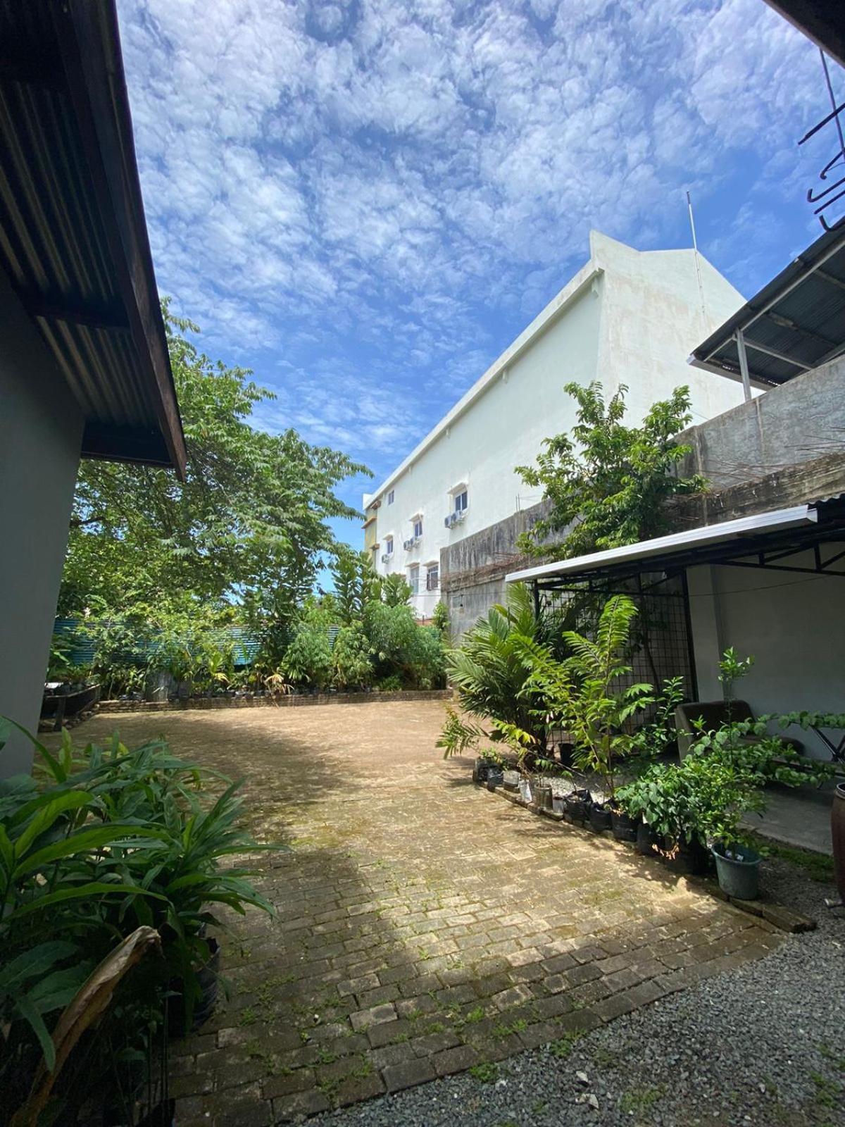 Innbox Hostel Sorong Exterior photo
