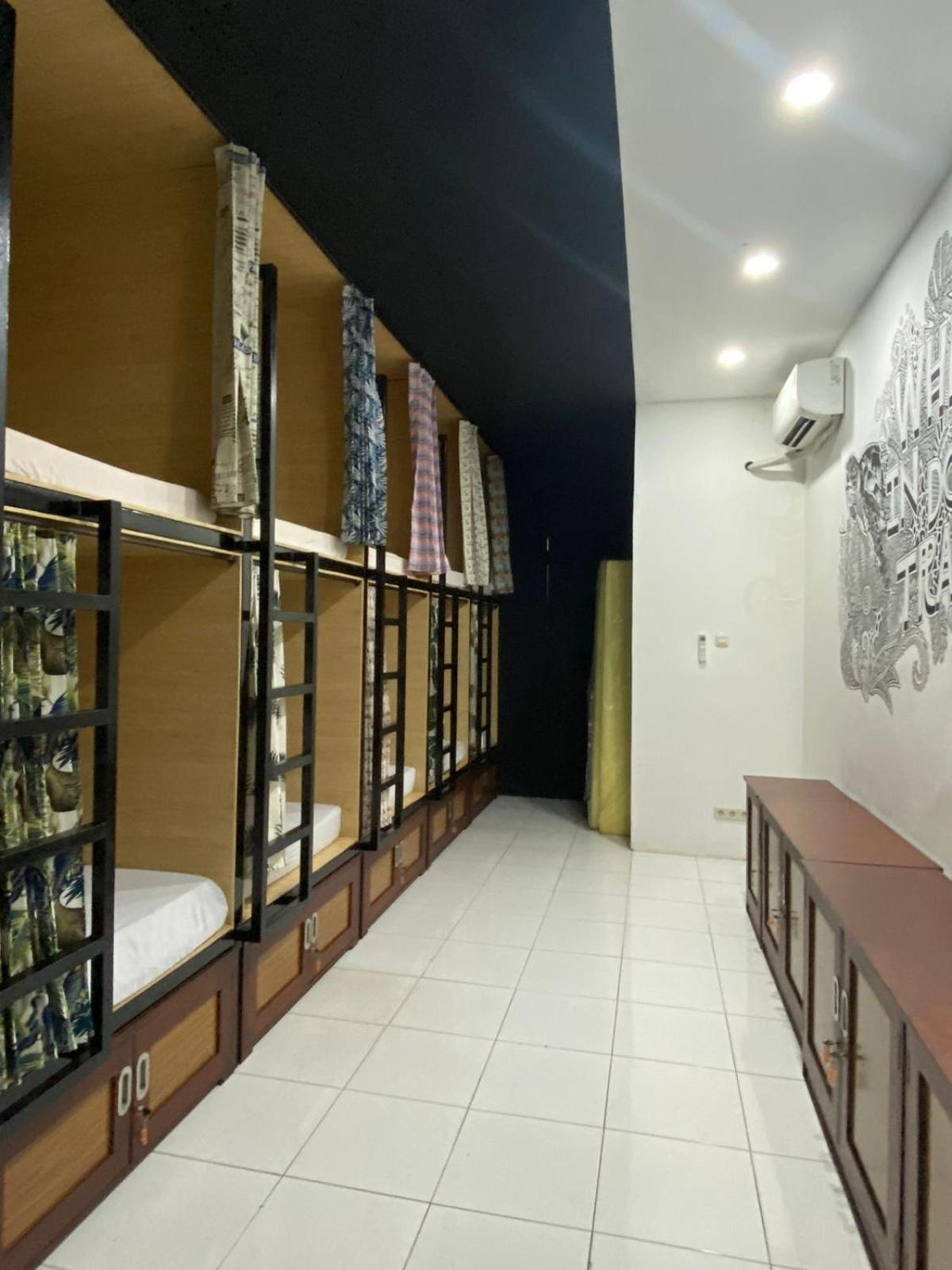 Innbox Hostel Sorong Exterior photo
